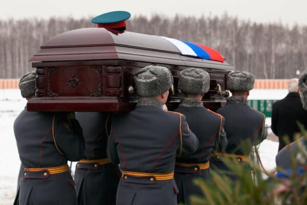 Какой гроб выбрать для похорон военного РФ?